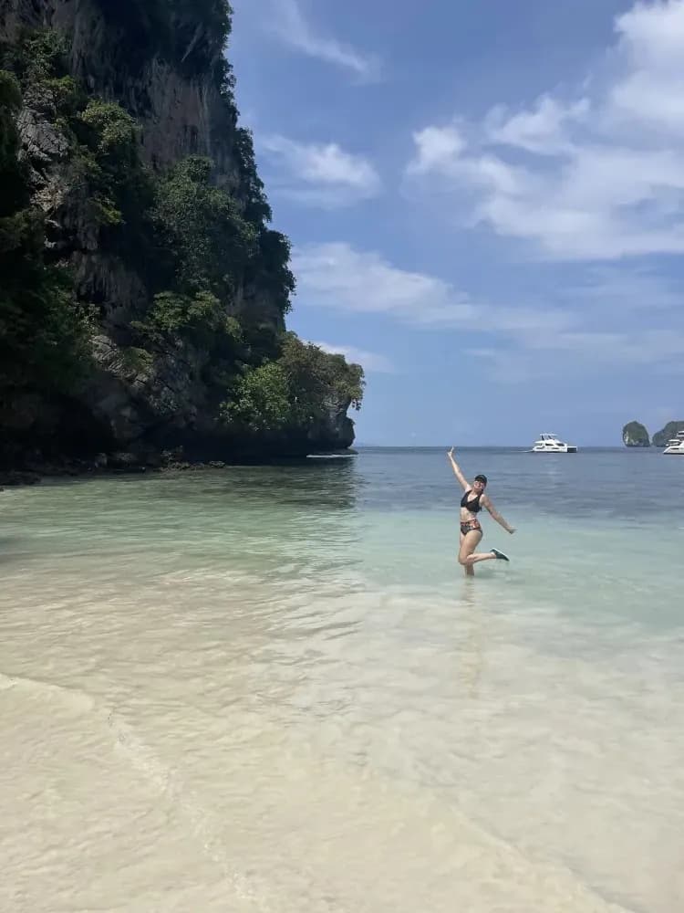 Portrait de Méghane dans la mer