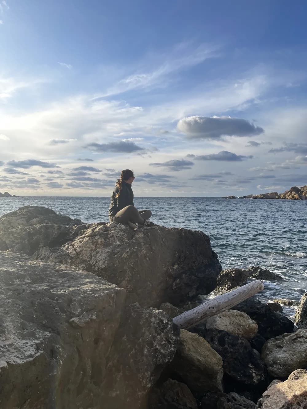 Méghane Deloyen Letouzé, photographe de mariage à Reims, portrait face à la mer
